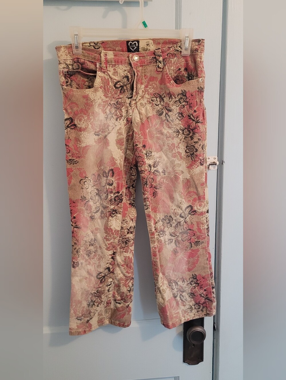 XOXO Floral Wide-Leg Capris in Pink & Cream
